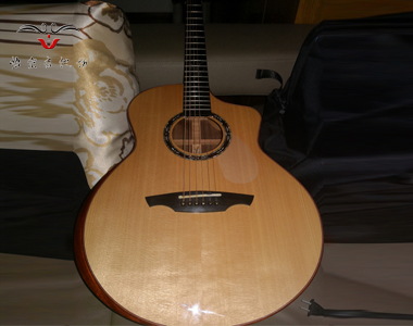 手工吉他-型号WK-026-GA印玫背侧板客户定制款
