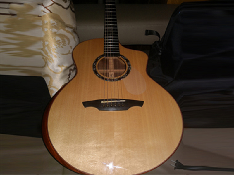 手工吉他WK-026-GA印玫背侧-正面